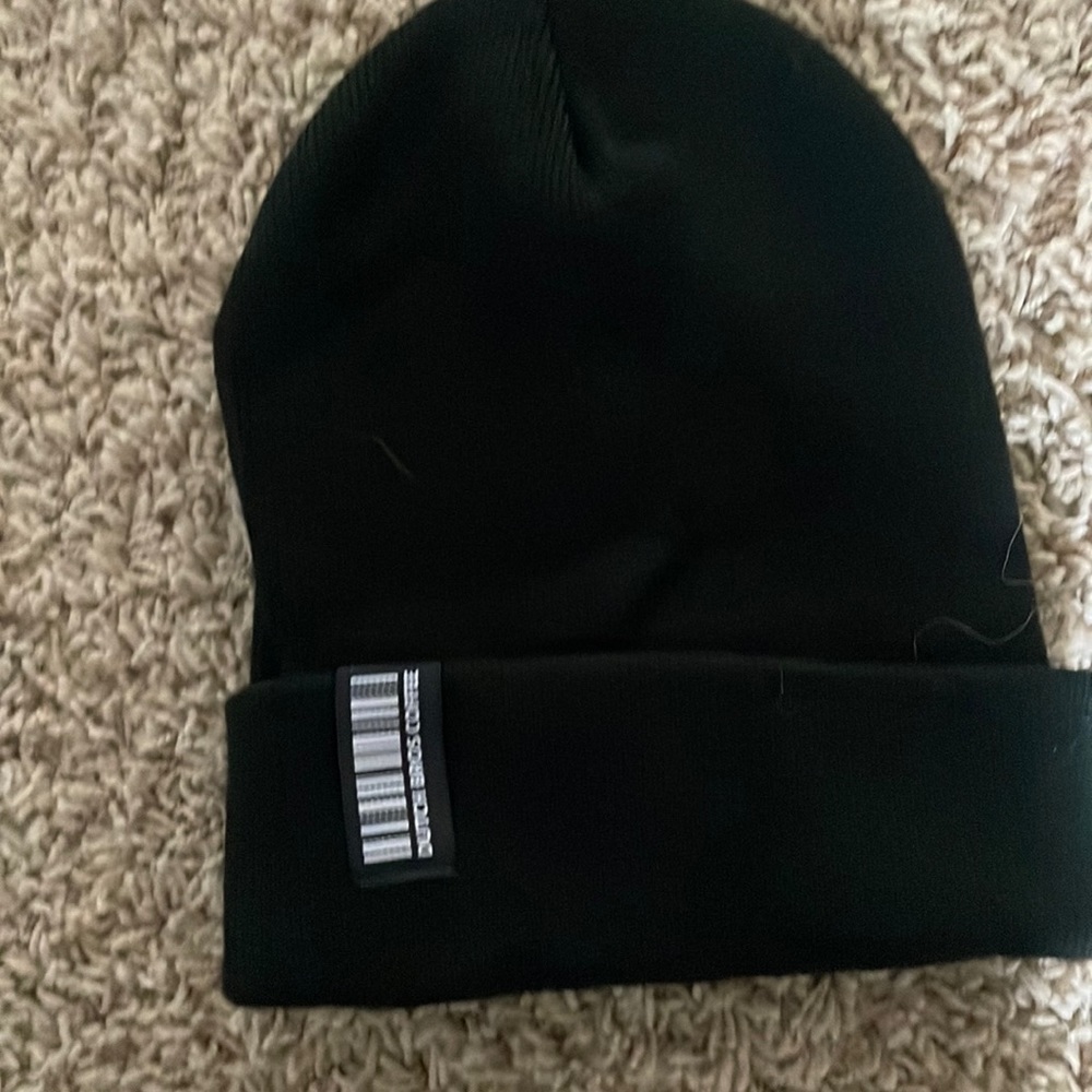 basic black dutch bros beanie!!🖤